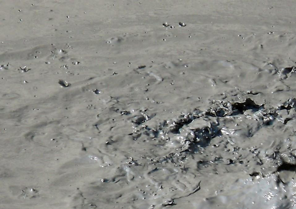 走進石油開采工程，看看泥漿泡沫困難，感受泥漿消泡劑的強大