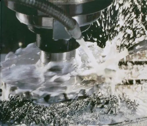 細(xì)節(jié)決定成敗！磨削液消泡劑讓金屬加工泡沫無處可藏